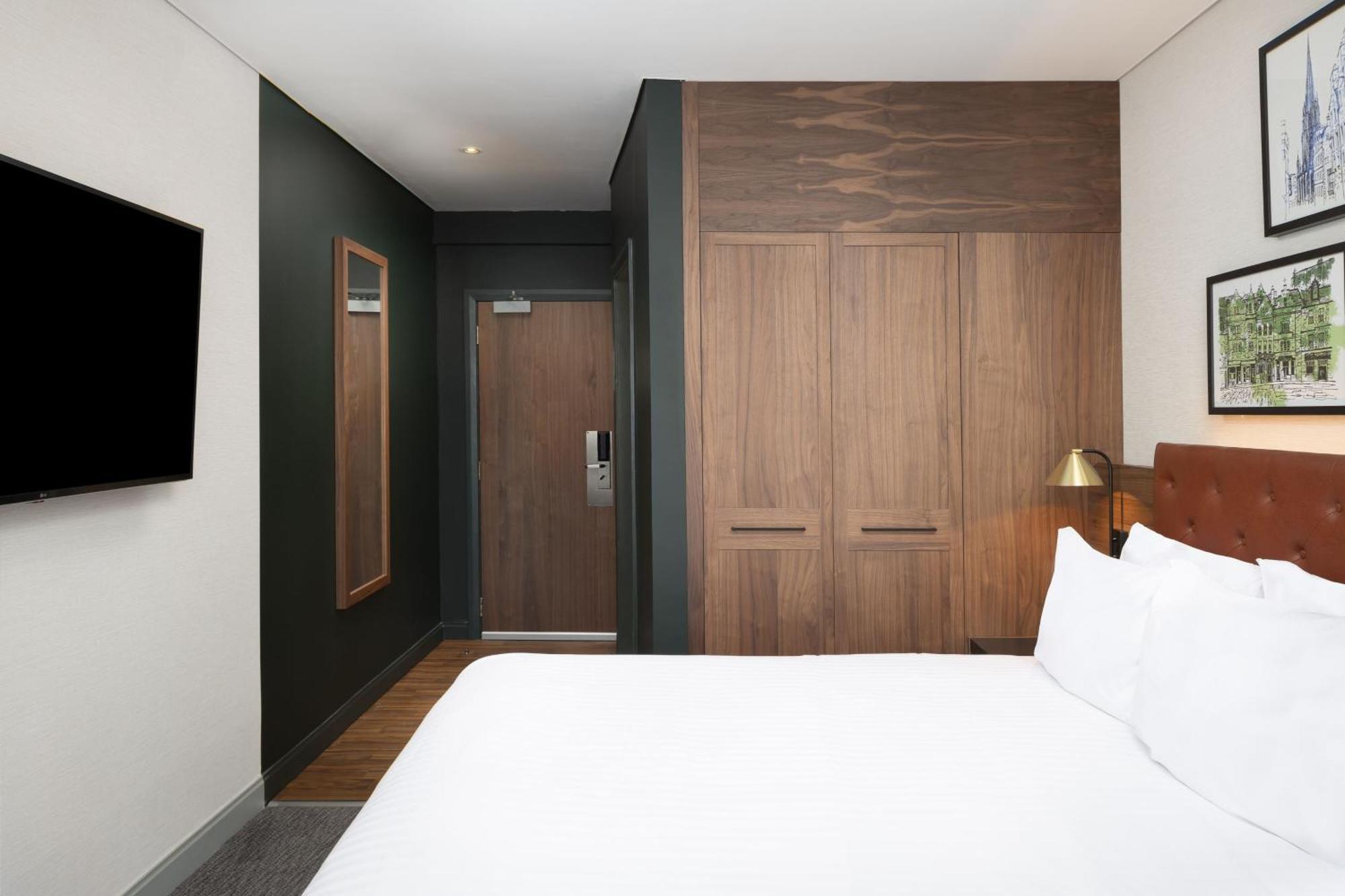 Four Points By Sheraton EDI Exteriér fotografie